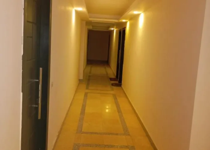 Enter Compound شقة *