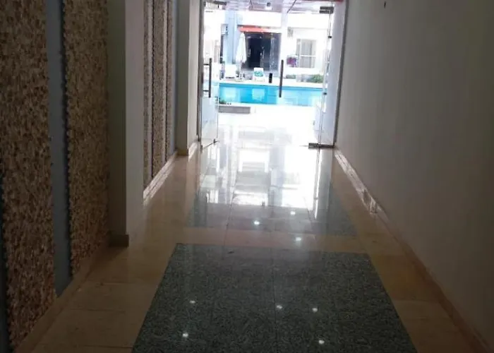 Enter Compound شقة